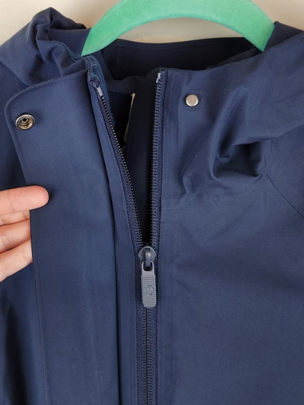 Lululemon Navy Blue Rain Rebel Hooded Jacket sz 8 - Picture 5 of 14